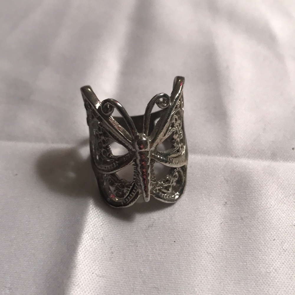 Butterfly ring